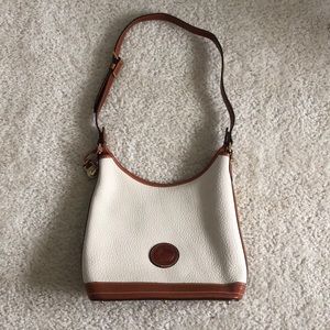 Dooney & Bourke Bags - Dooney & Bourke cream purse Dooney & Bourke Bags - Dooney & Bourke cream purse